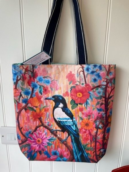 Magpie design tote bag