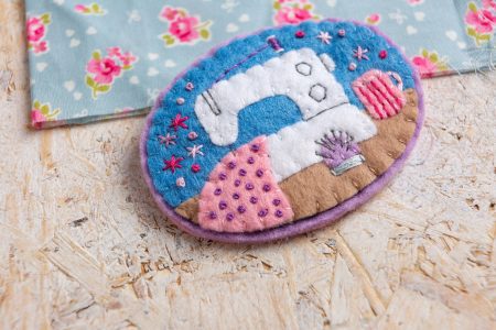 Sewing Machine - Brooch Felt Craft Kit by Hawthorn Handmade - Image 2