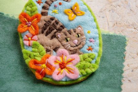 Tabby Cat - Brooch Felt Craft Kit by Hawthorn Handmade - Image 2