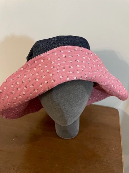 Ditsy Pink Flower & Denim reversible bucket hat with detachable brooch - LGF - Image 4