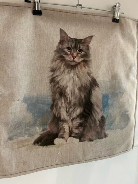 Maine Coon Cat design - Linen Cushion Cover  - LGF