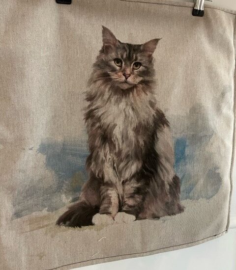 Maine Coon Cat design - Linen Cushion Cover  - LGF
