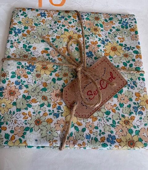 Floral design Fat Quarter #10- cotton fabric